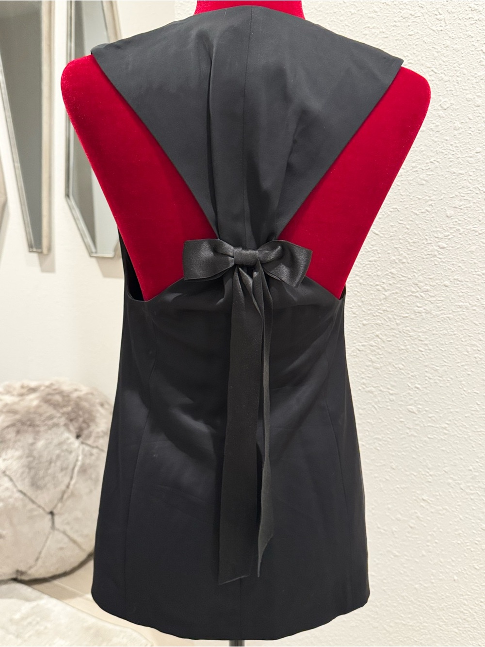 Leith Black Sleeveless Tailored Vest with Bow detailing XS - Picture 5 of 7